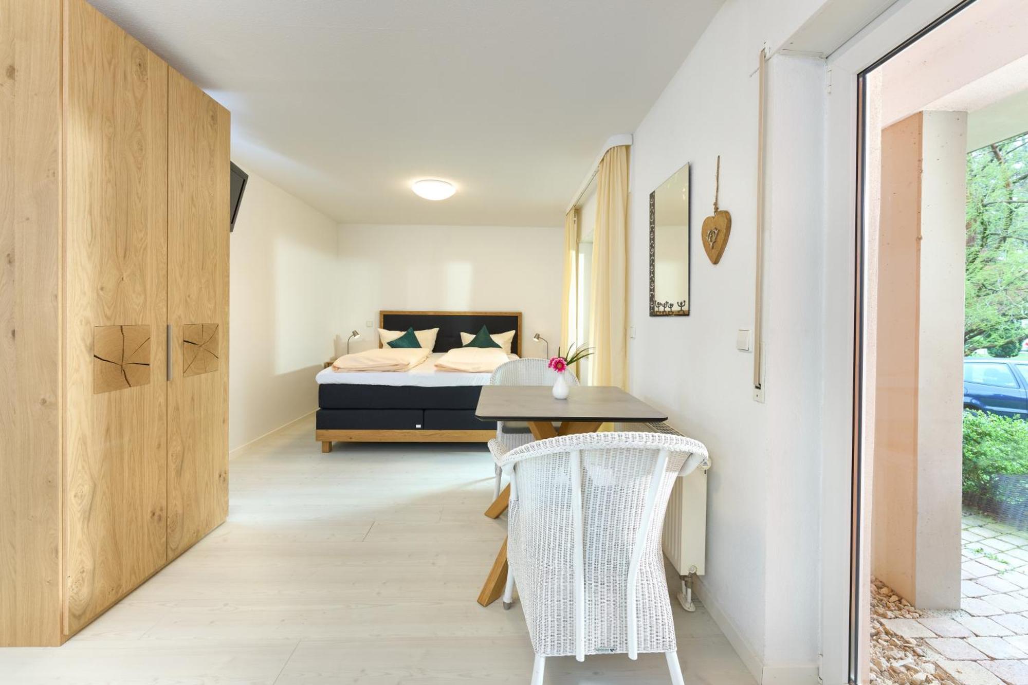 Thermen Appartements Gabriela, Appartement 24 Qm Бад-Кроцинген Экстерьер фото